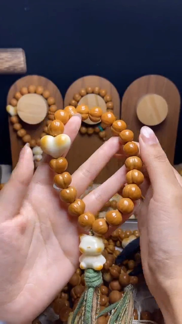 猴头核桃手串Z***?龙炎全品复古风屁桃手持 小熊三通款