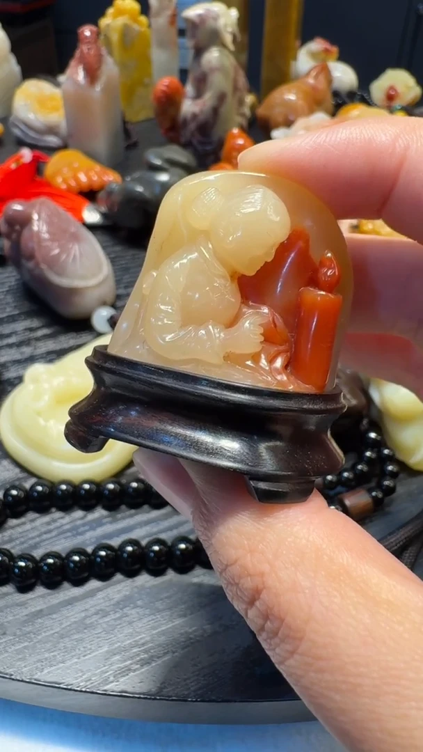 寿山石印石千*渡烛光里的妈妈