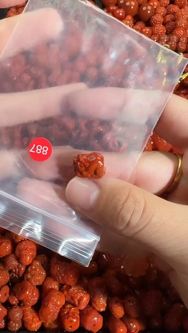 颈饰未镶嵌南红玛瑙1