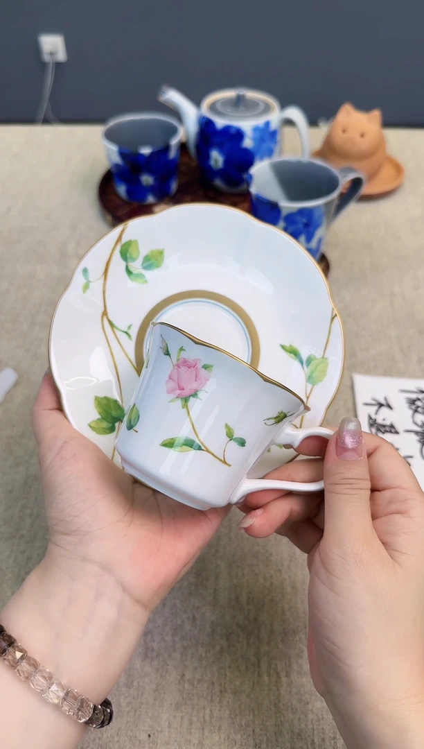 瓷片泡泡的瓷器好好看呀