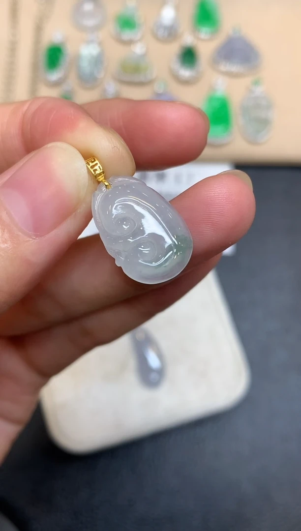 颈饰18K金镶嵌翡翠如意【无服务费