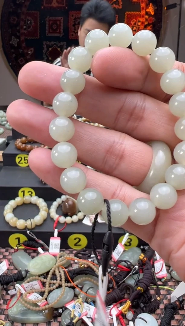 未镶嵌手串和田玉且末料青白玉手串卡10