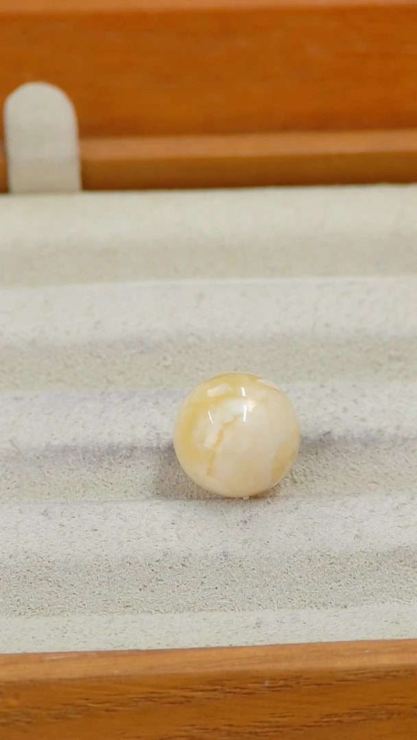 【闪购商品】蜜蜡裸石未镶嵌俄料微瑕1.204克