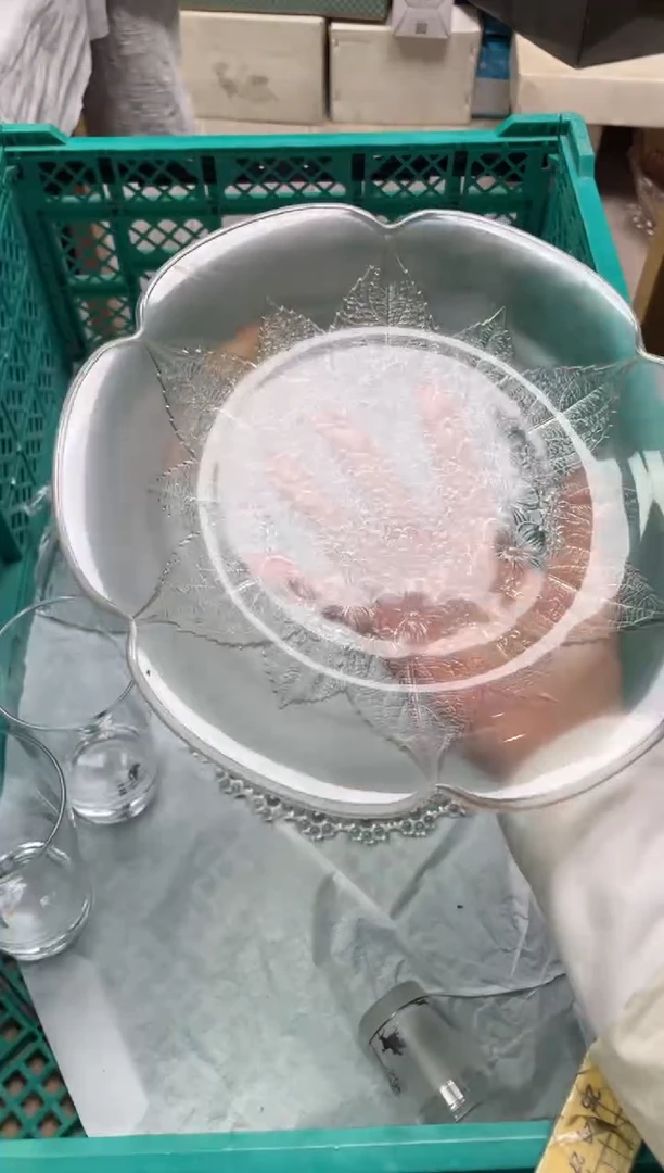 手工艺品玻璃晴****¥875精美产品感谢选购