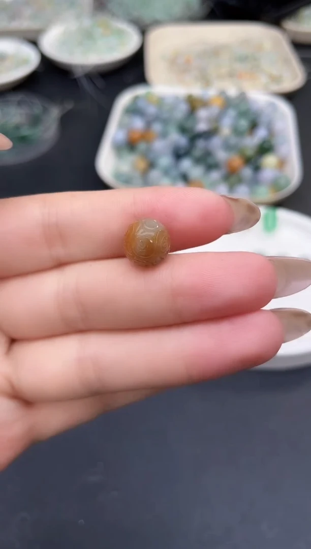 未镶嵌定制翡翠141卡10.3