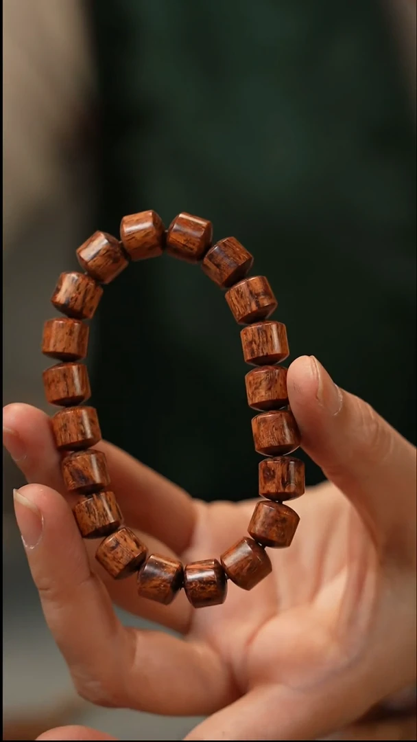 【闪购商品】降真香手串/手链红降1.0cm桶珠-999