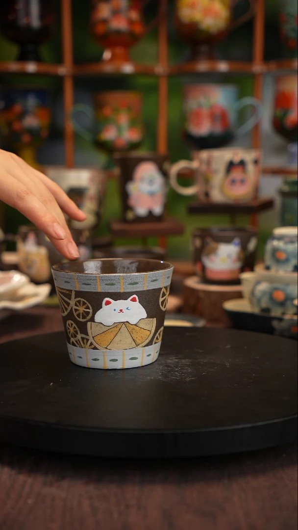 五彩手绘陶瓷紫砂杯