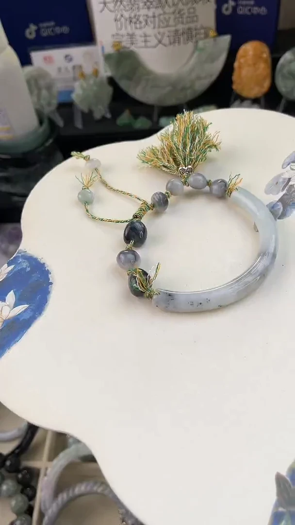 未镶嵌手链翡翠手工定制主默认微瑕播介绍为准