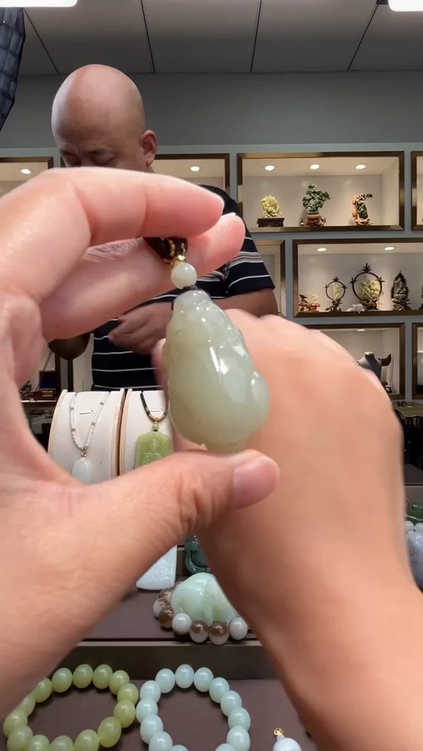 颈饰未镶嵌和田玉苏