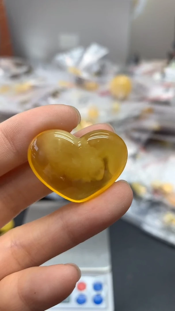 未镶嵌琥珀珠宝奇石1162
