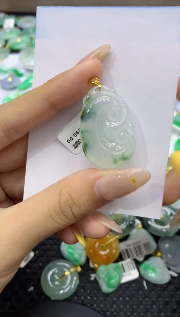 颈饰18K金镶嵌翡翠天然缅甸翡翠A货