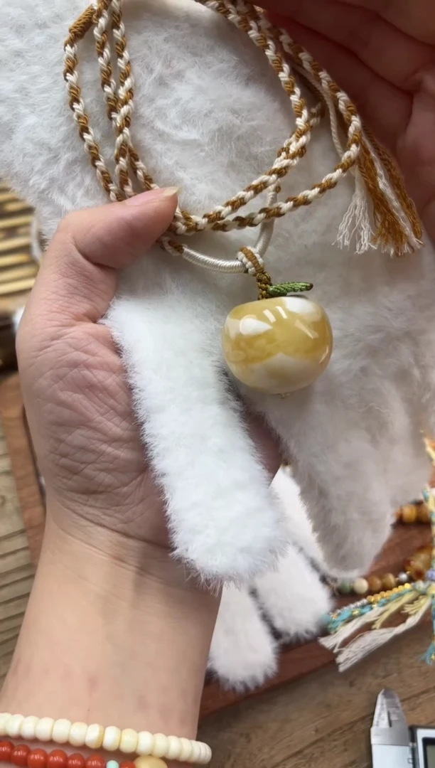 【闪购商品】蜜蜡裸石未镶嵌设计款项链