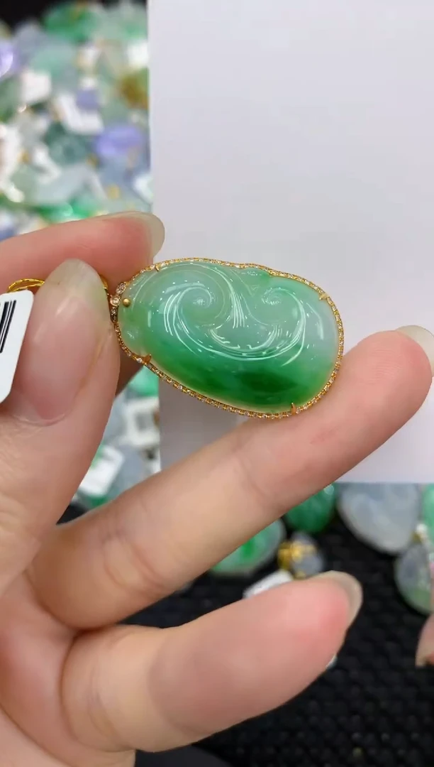 【闪购商品】翡翠颈饰18K金镶嵌8888888888