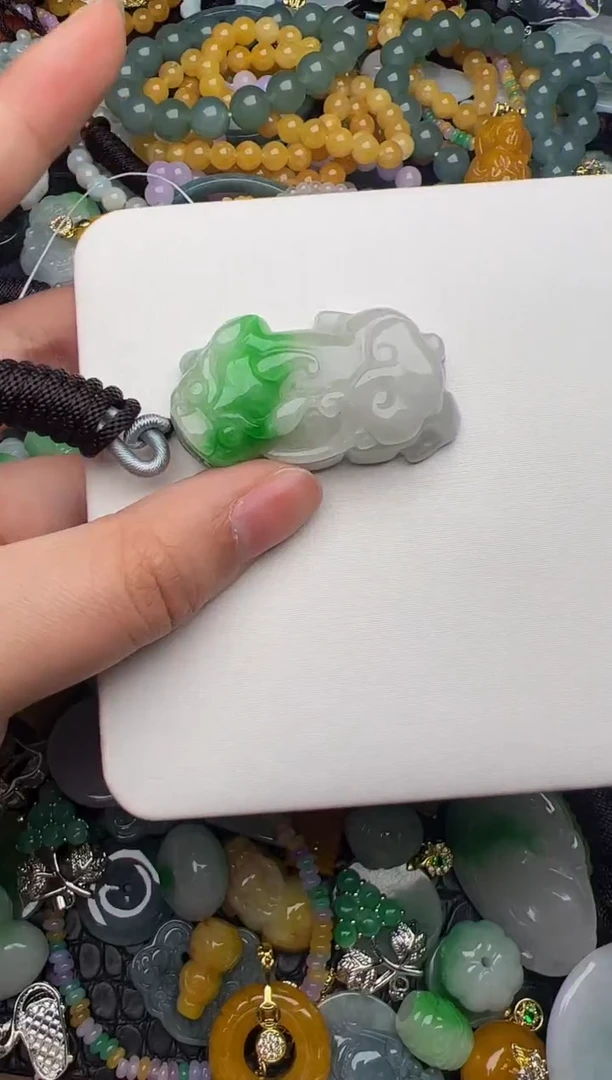 翡翠未镶嵌颈饰天然缅甸翡翠吊坠
