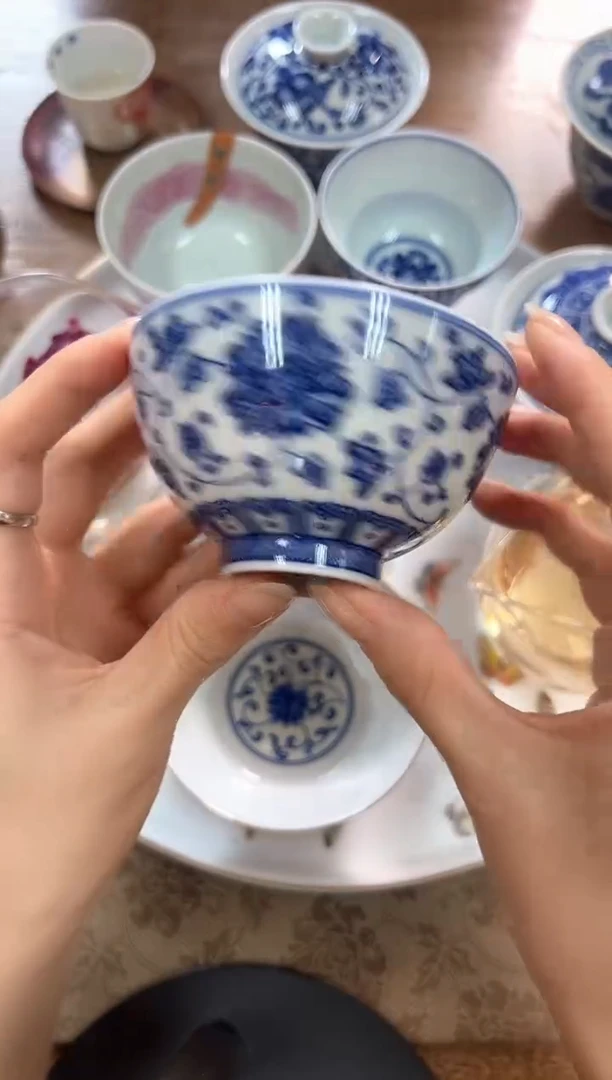 点工缠枝莲鸡心杯