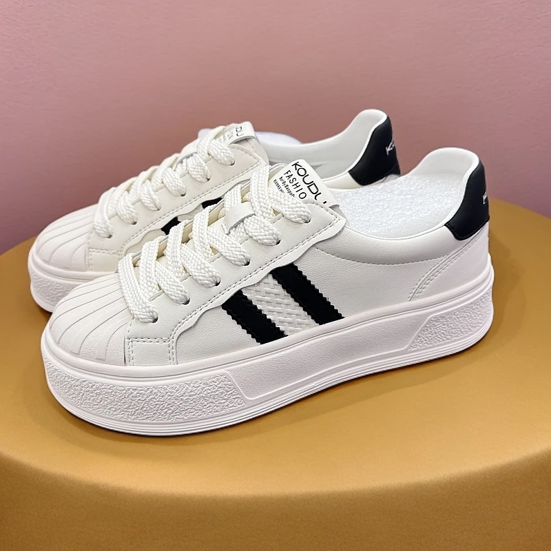 KOUDU/蔻度厚底小白鞋女款2025春季爆款早春贝壳头真皮休闲鞋3040