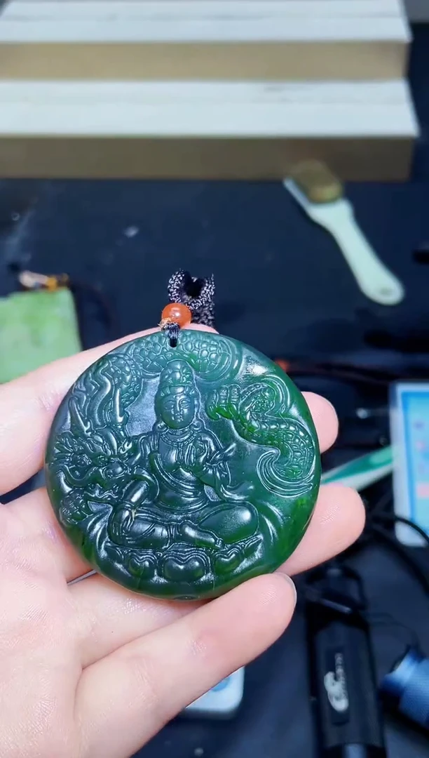 颈饰未镶嵌和田玉1