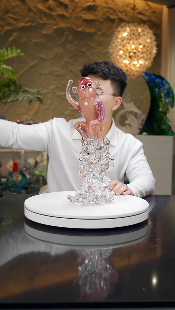 手工艺品琉璃f***i银乳色猴子摆件
