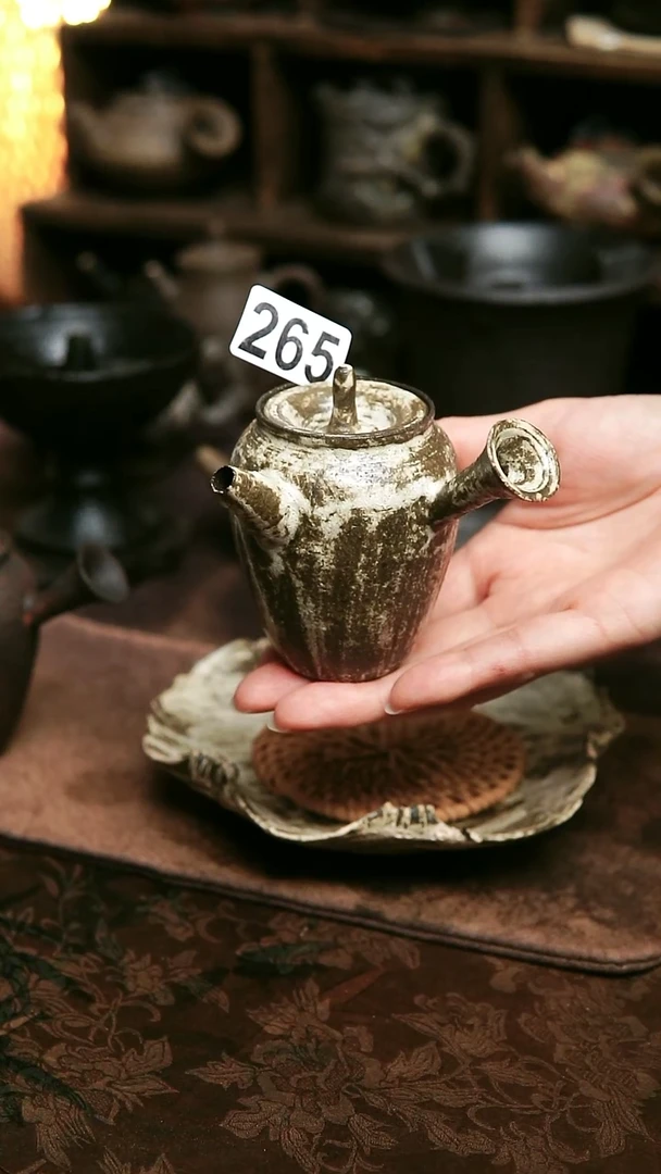 紫砂全手工粉引侧把茶壶满容120毫升左右