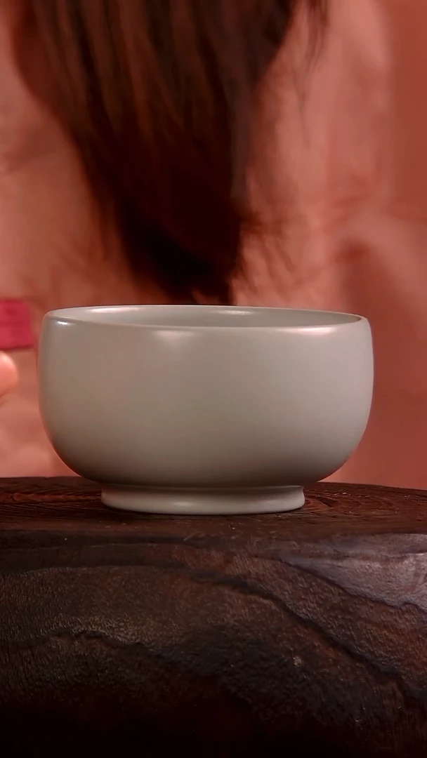 瓷片王国奇  月白 罗汉杯