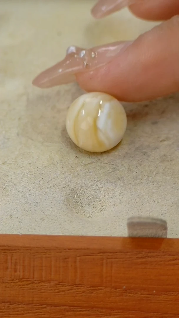 【闪购商品】蜜蜡裸石未镶嵌俄料圆珠12.2mm1.021克