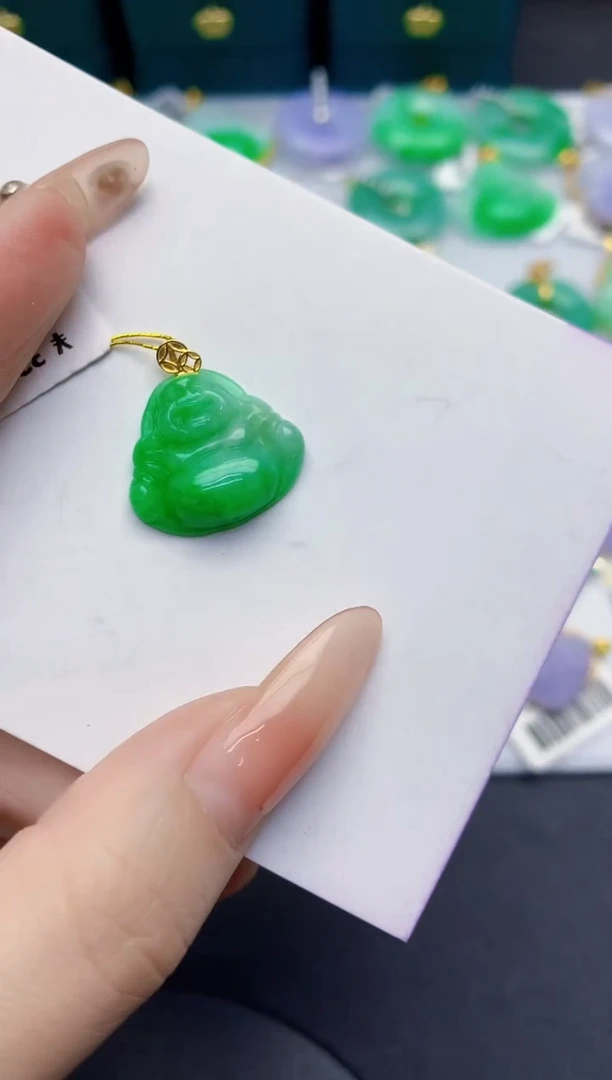 颈饰18K金镶嵌翡翠缅甸天然翡翠A货