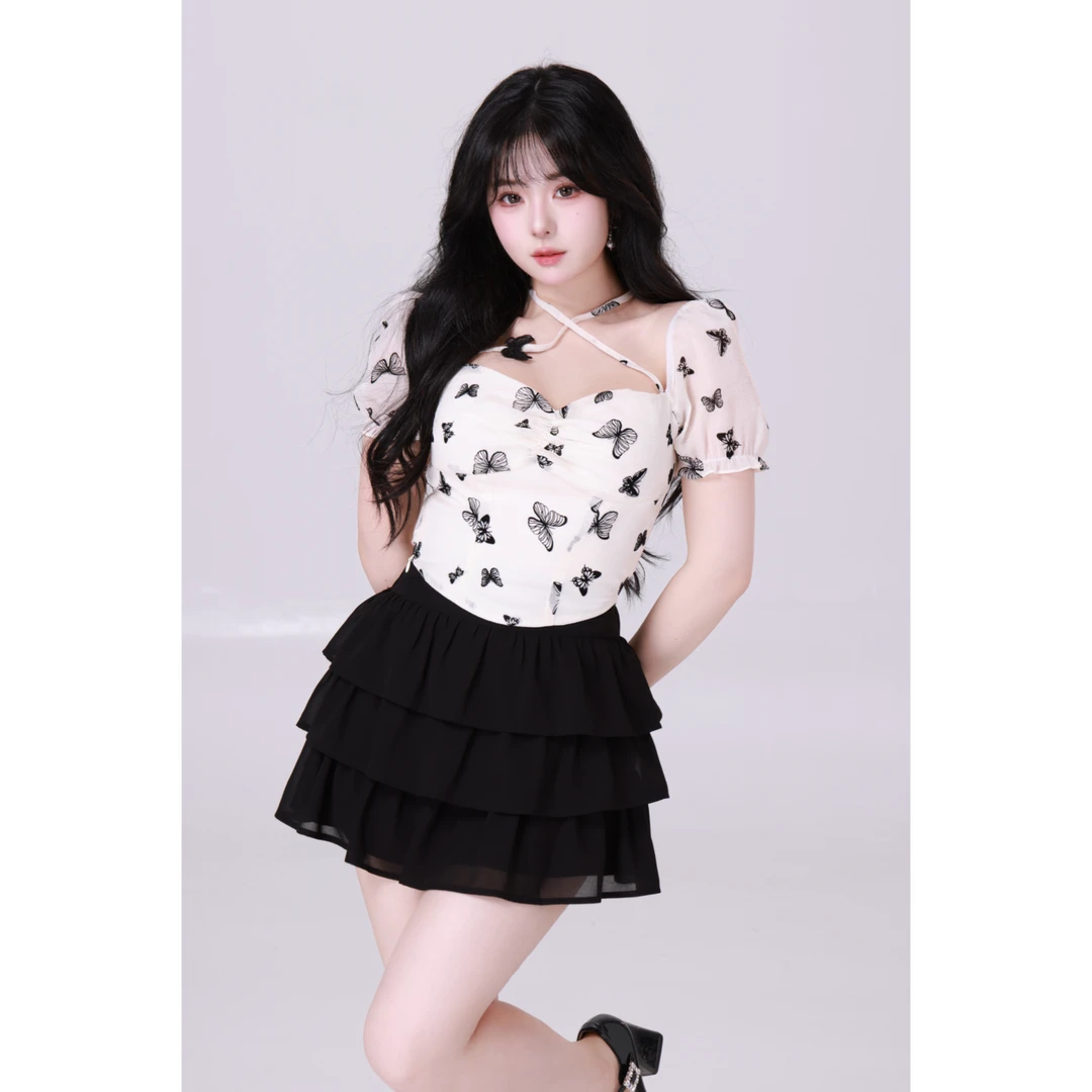 11.3清清萌面侠【蝴蝶捕手】纯欲短款方领设计感上衣2848M