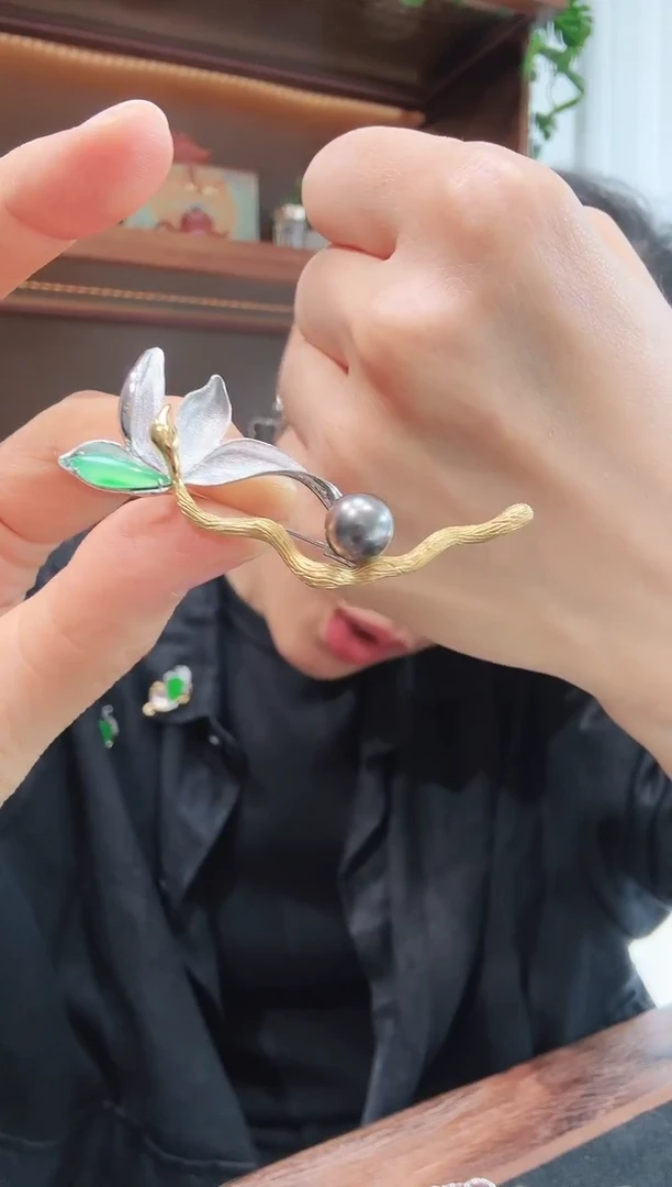 颈饰18K金镶嵌翡翠00005580