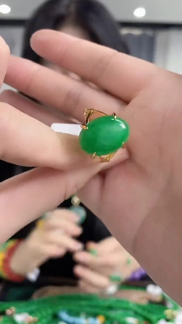 未镶嵌戒指翡翠多样性发其一颜色微差