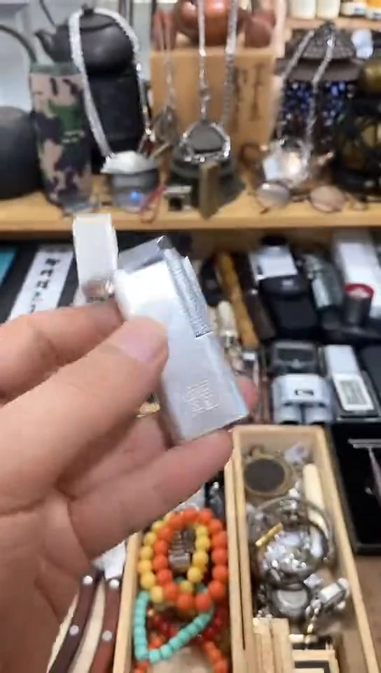 瓷片闪购商品  如图所示