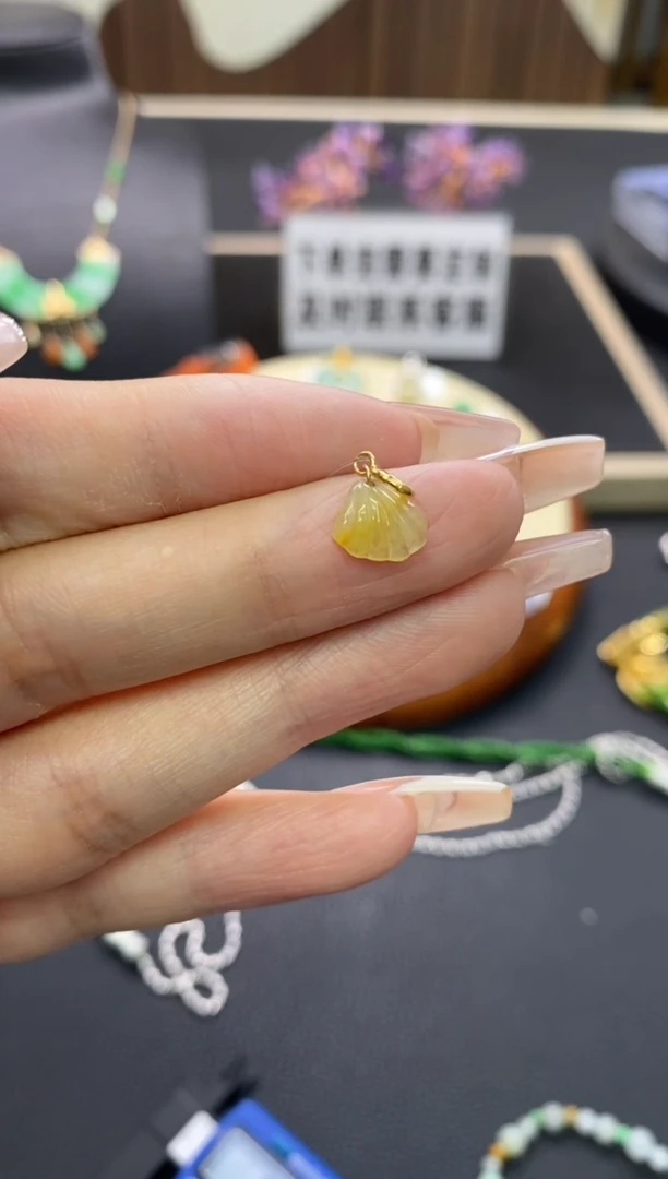 【闪购商品】翡翠颈饰18K金镶嵌净货15962