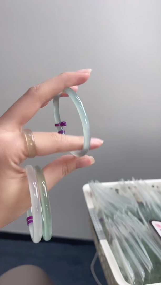 玛瑙/玉髓手镯未镶嵌58圈卡6