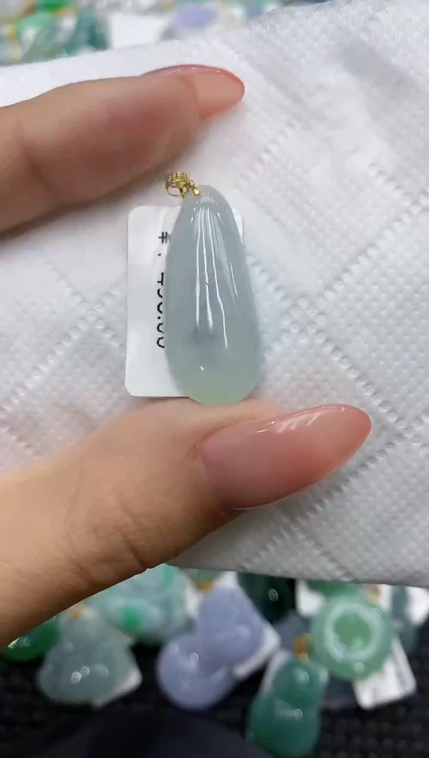 颈饰18K金镶嵌翡翠111111111111
