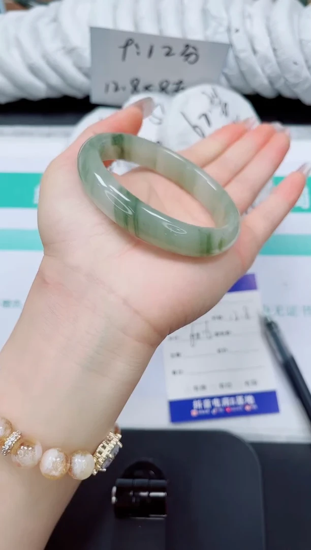 石英质玉手镯未镶嵌11/60.5