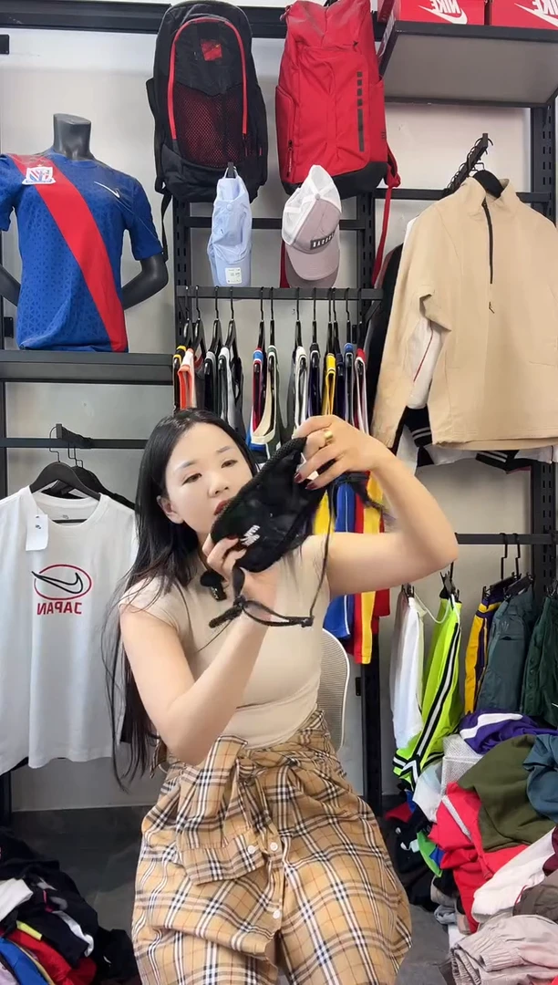 176 ·编码 耐克卫衣服饰过款为准 尺码·