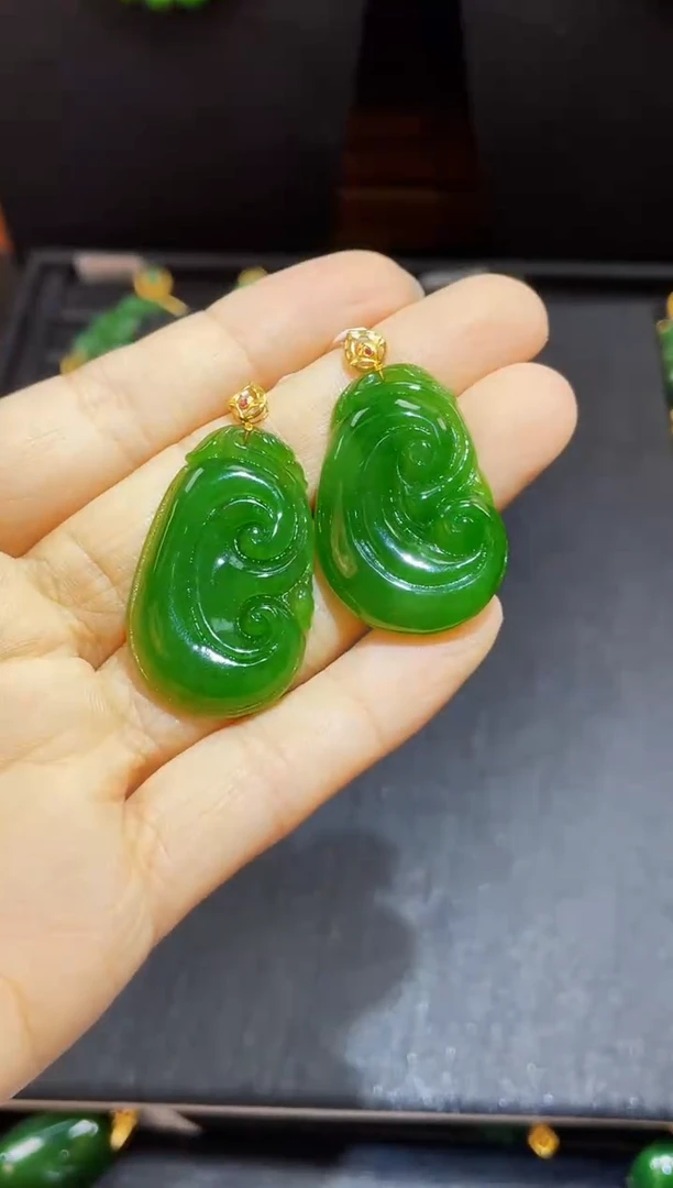 和田玉18K金镶嵌吊坠(赠链)多样性发一