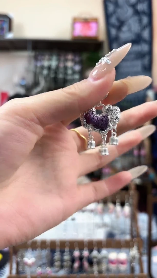 织绣民族风非遗老绣饰品330