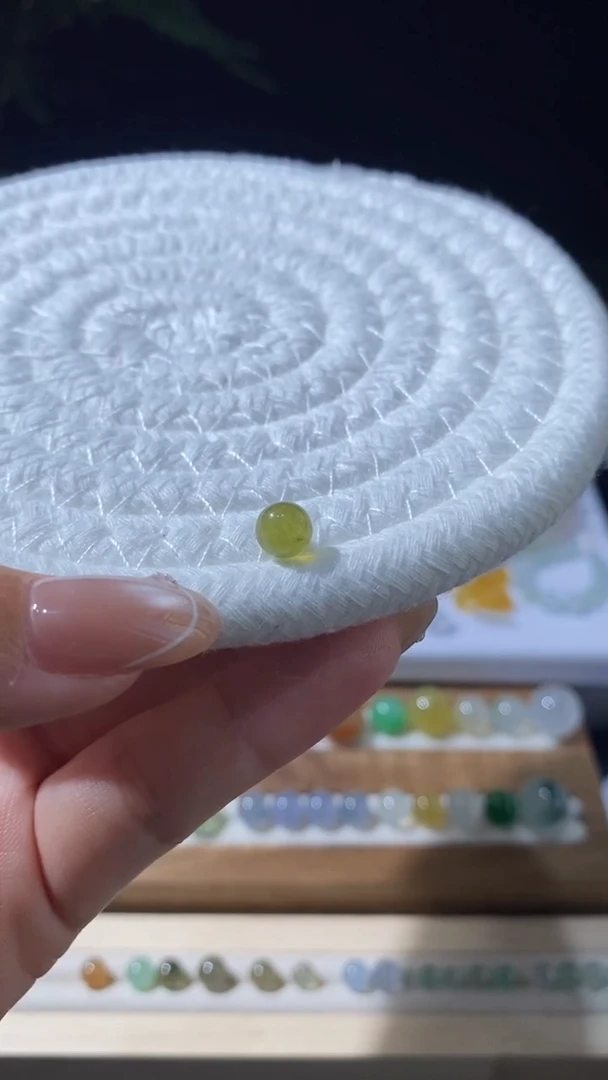 未镶嵌定制翡翠哆*卡6.3珠珠 580+58