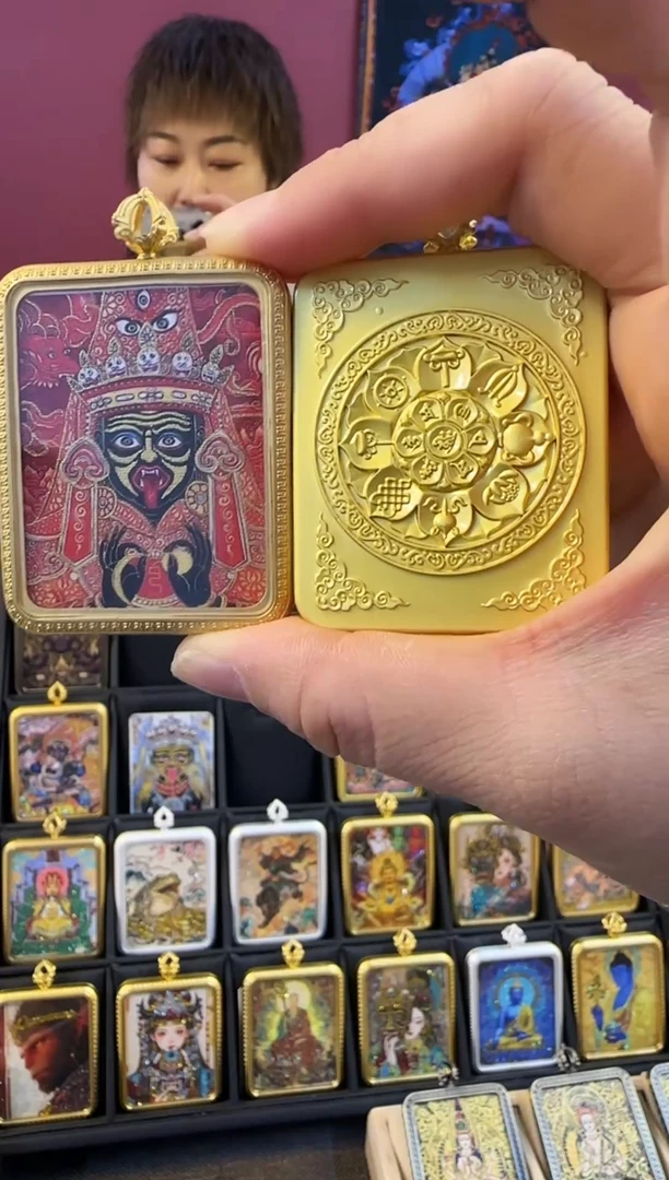 吊坠青海热贡手绘唐卡