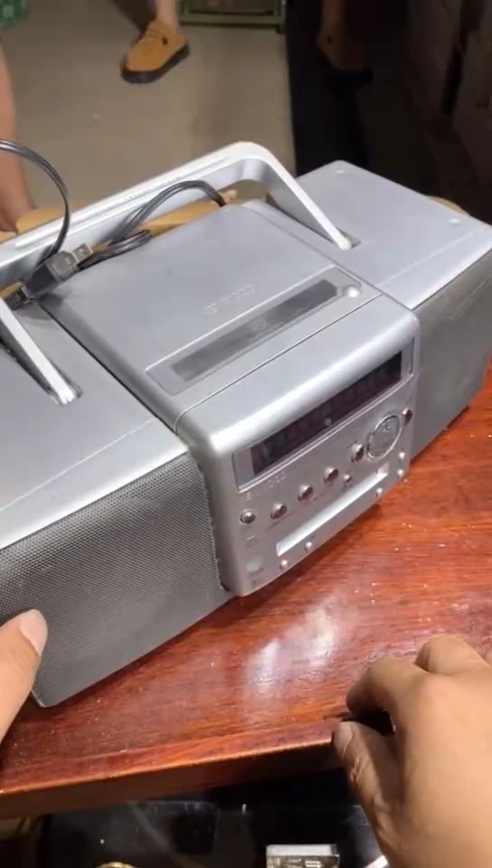 8新大****缘  015中古商品，瑕疵品，不保好坏。