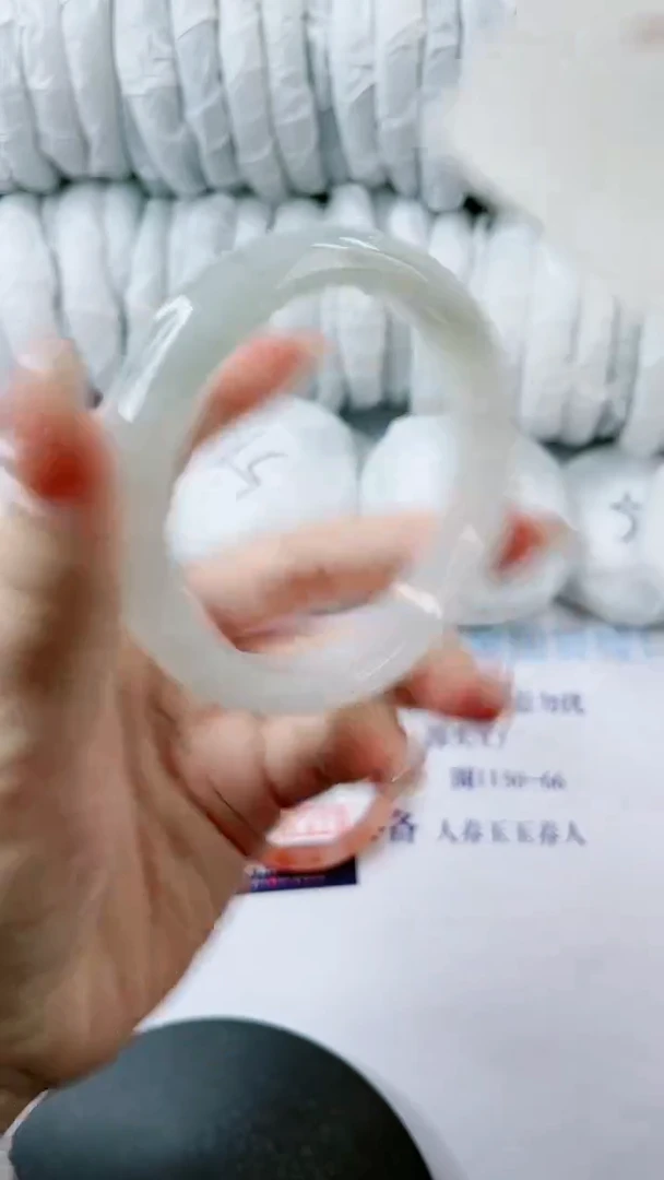 【闪购商品】石英质玉手镯未镶嵌0145968069-多样性发货