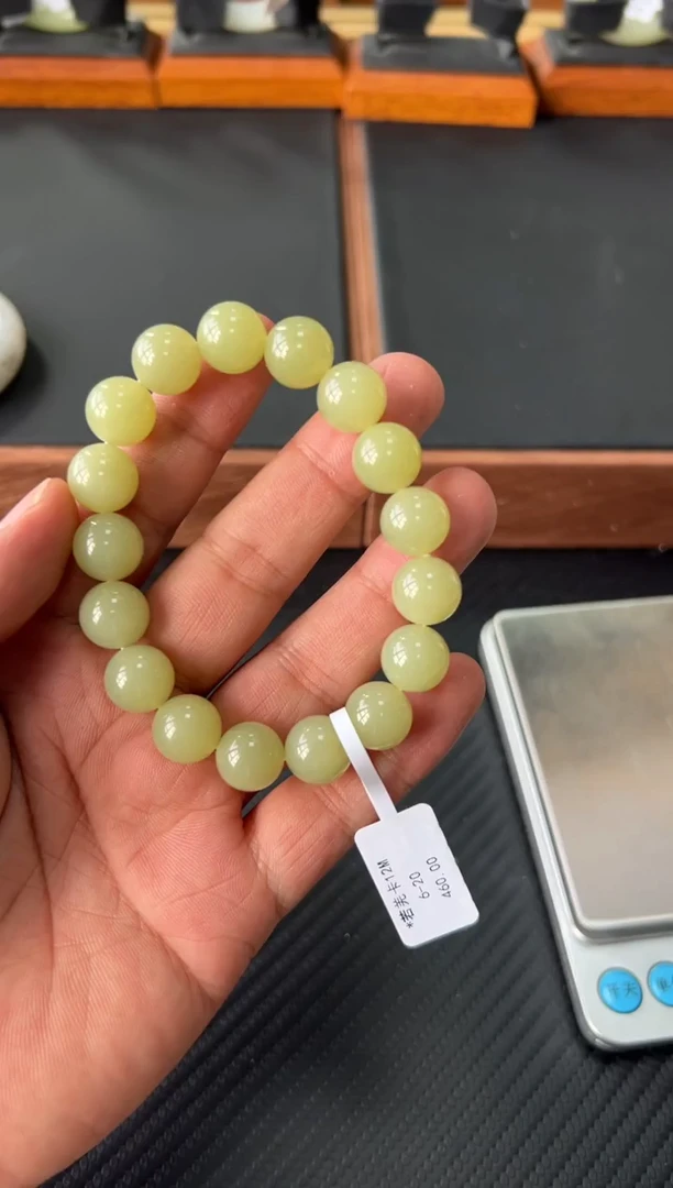 未镶嵌手串和田玉若羌微色差卡12M