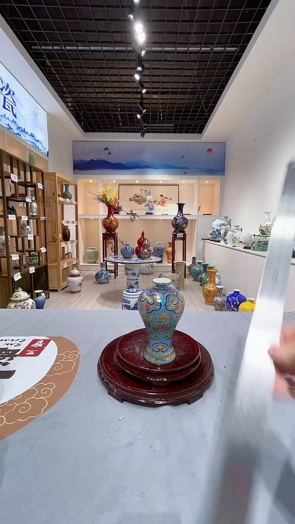 摆件高约19天蓝色梅瓶