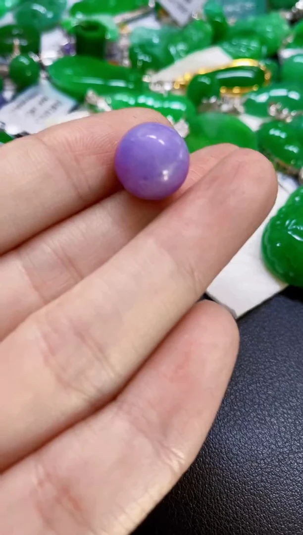 颈饰未镶嵌翡翠珠子
