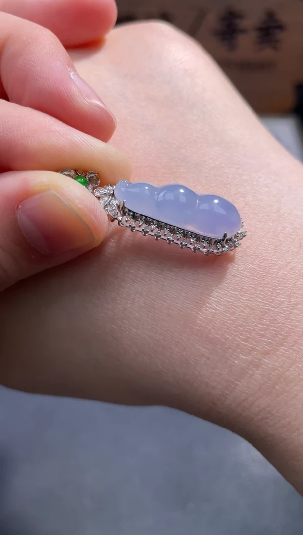 【闪购商品】翡翠颈饰18K金镶嵌49.........