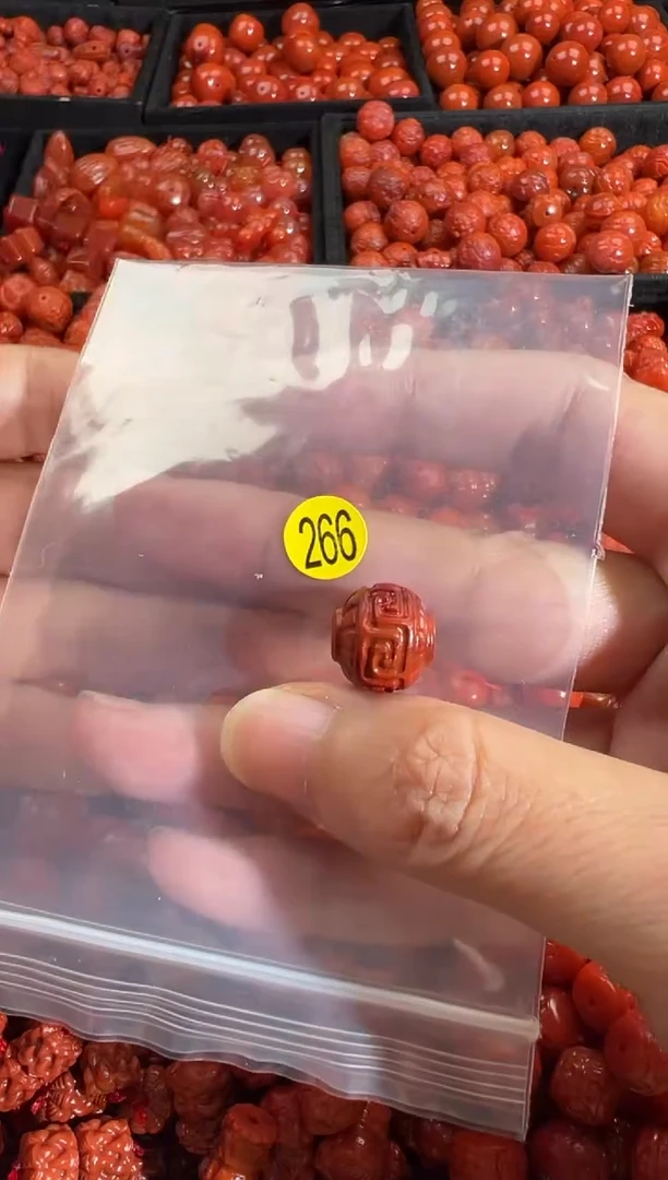 颈饰未镶嵌南红玛瑙1