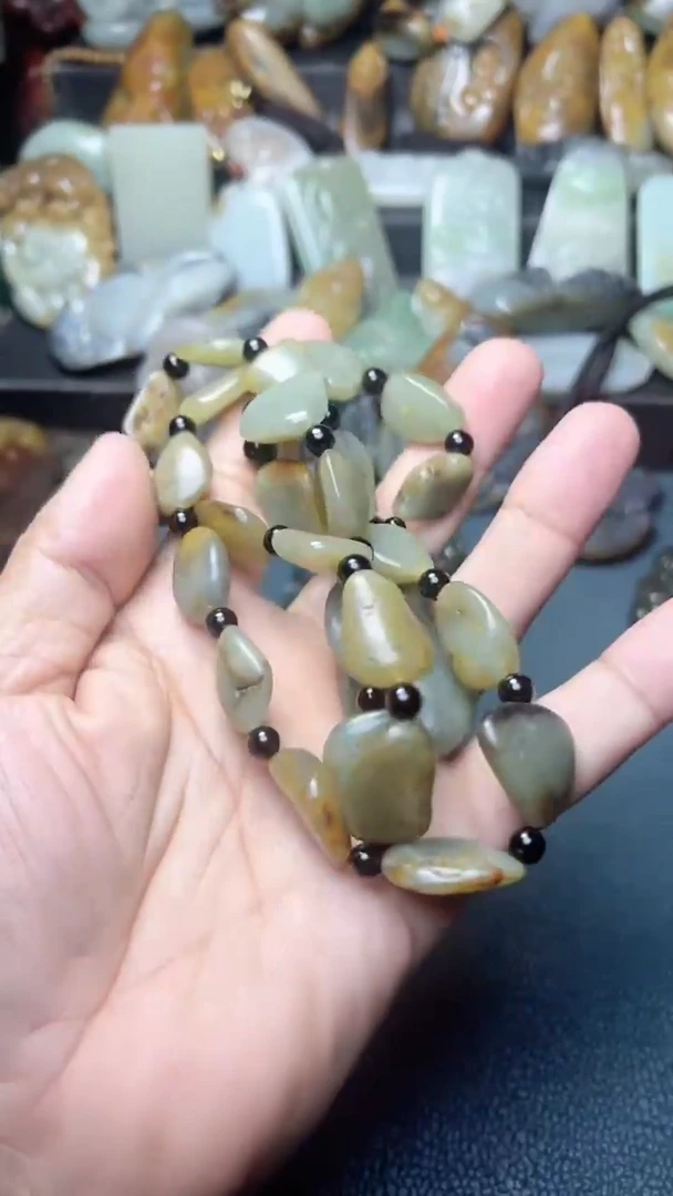 未镶嵌和田玉挂件-