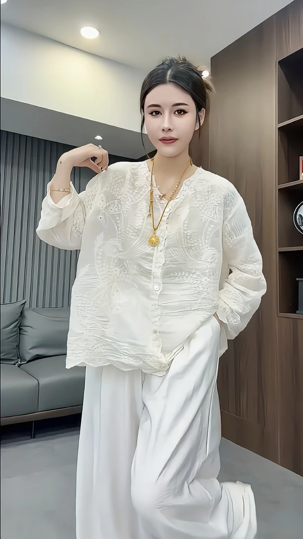 气质洋气T恤宽松2025年新款夏季正肩v领低领白色薄款上衣