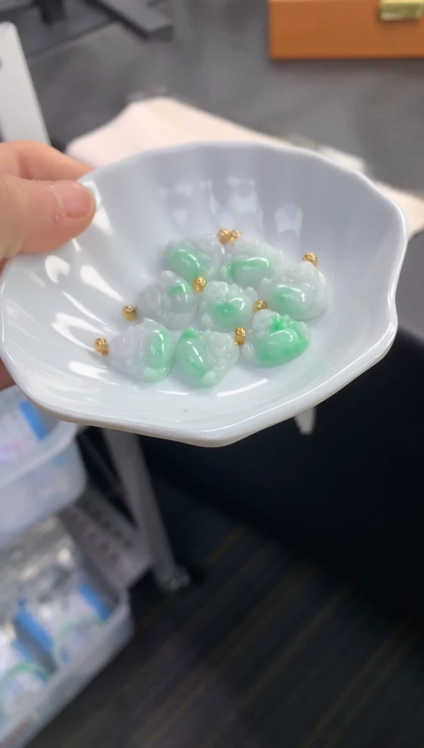 颈饰18K金镶嵌翡翠FA62 翡翠小佛公 多样性发其一赠皮绳