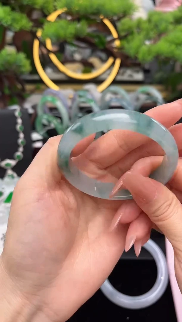 未镶嵌手镯翡翠手镯